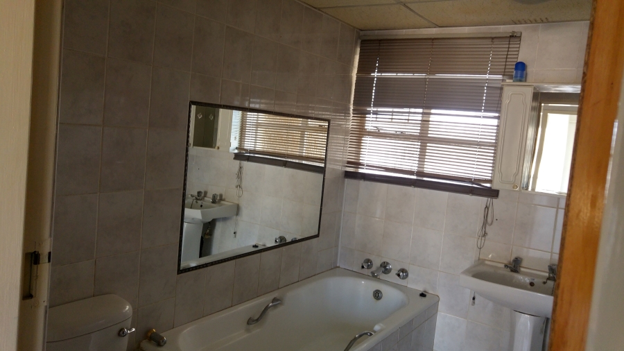 2 Bedroom Property for Sale in Potchefstroom North West